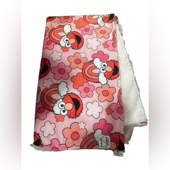 Elmo rainbow floral tween blanket NWT - Picture 2 of 3